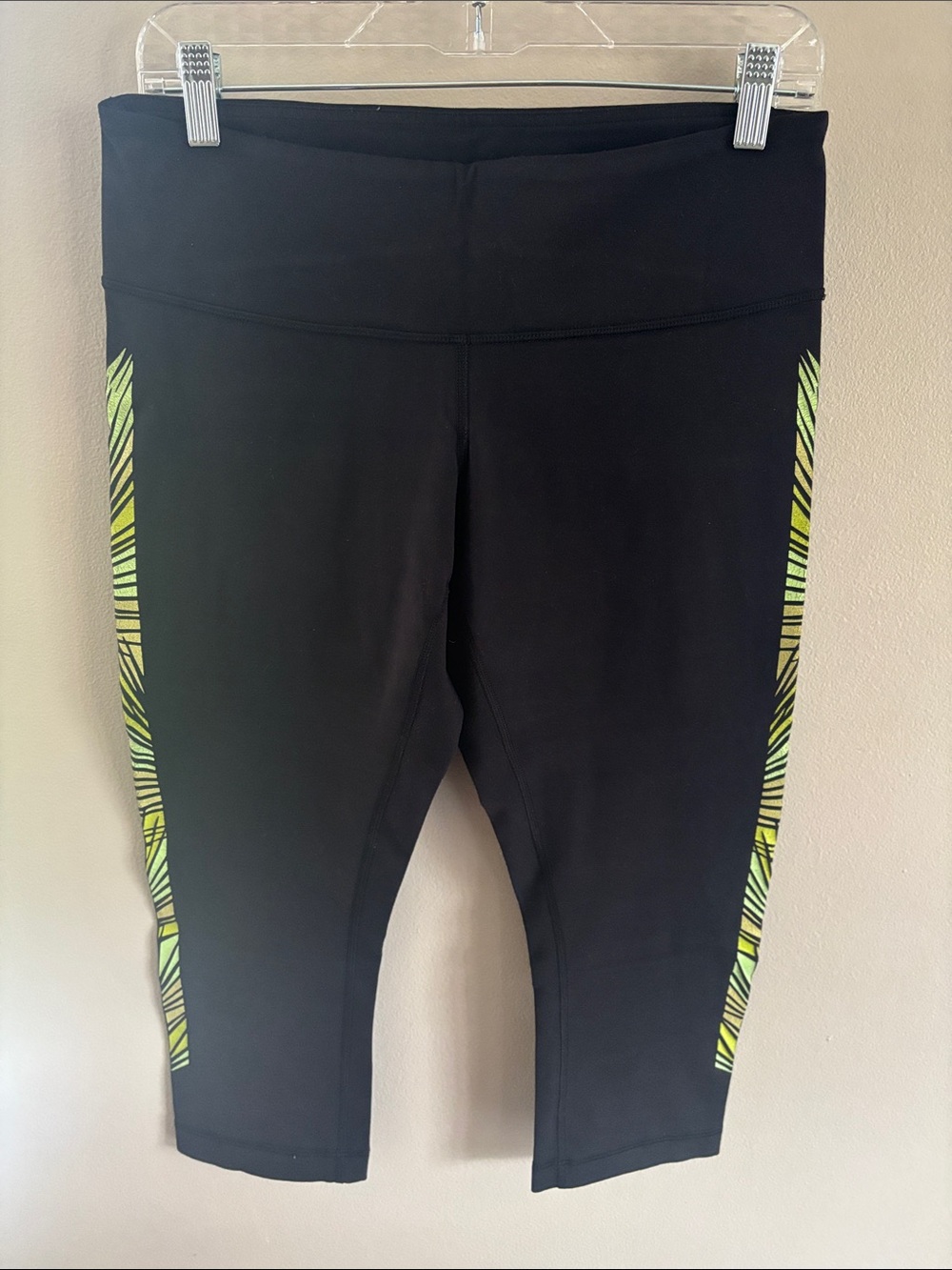 10 Lululemon capri leggings
